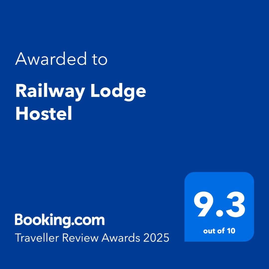 Railway Lodge Hostel 哈顿 外观 照片